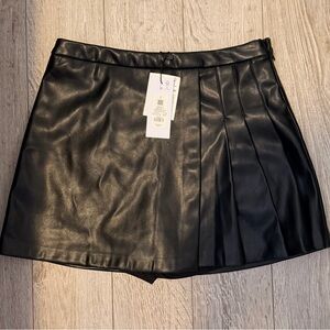 Dynamite Black Faux Leather Pleated Mini Skort